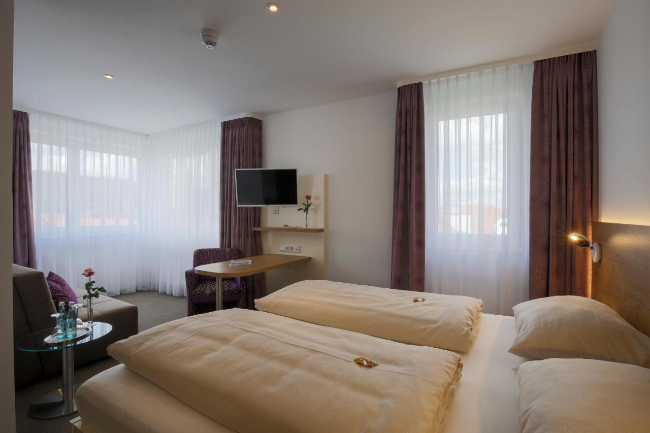 Hotel Hirsch Leonberg Bagian luar foto