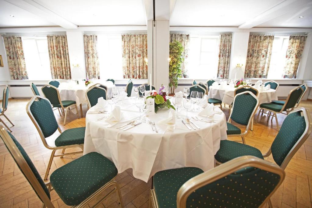 Hotel Hirsch Leonberg Bagian luar foto